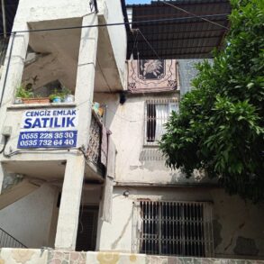YEŞİLEVLER MAHALLESİ SATILIK 2,5 KATLI MÜSTAKİL EV