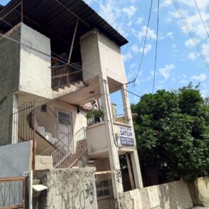 YEŞİLEVLER MAHALLESİ SATILIK 2,5 KATLI MÜSTAKİL EV