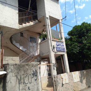 YEŞİLEVLER MAHALLESİ SATILIK 2,5 KATLI MÜSTAKİL EV