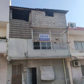 DEMETEVLER MAHALLESİ SATILIK 2 KATLI MÜSTAKİL EV